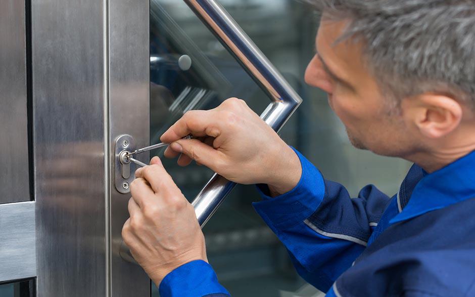 ouvrir une porte sans clé Paris 19